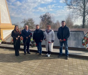 Работники Волковысского филиала почтили память мирных жителей, погибших в годы Великой Отечественной войны