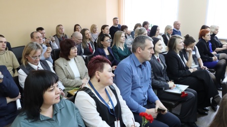 Торжественное собрание коллектива